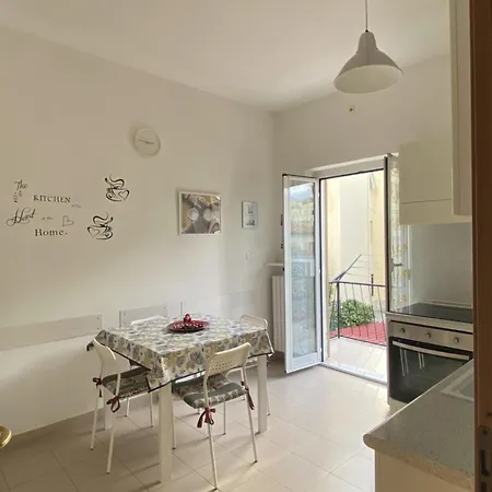 Eucalypti11 - Ampio Ristrutturato Con 3 Camere, 2 Bagni, Terrazzo, Balcone 洛阿诺