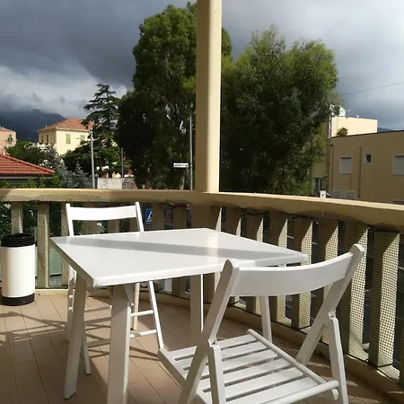 Eucalypti11 - Ampio Ristrutturato Con 3 Camere, 2 Bagni, Terrazzo, Balcone *