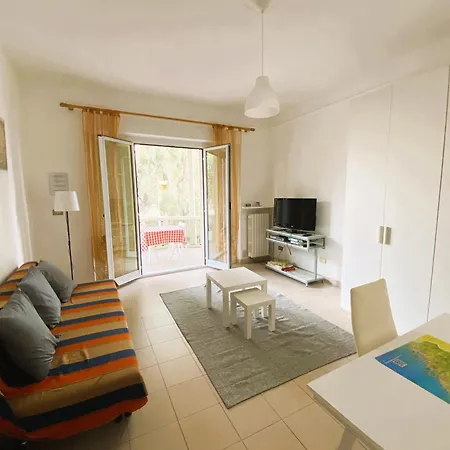 Eucalypti11 - Ampio Ristrutturato Con 3 Camere, 2 Bagni, Terrazzo, Balcone 洛阿诺