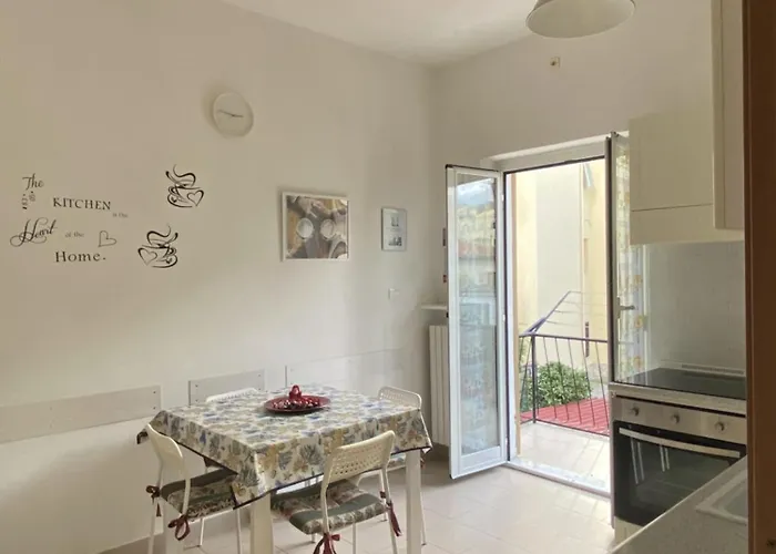 Eucalypti11 - Ampio Ristrutturato Con 3 Camere, 2 Bagni, Terrazzo, Balcone Loano