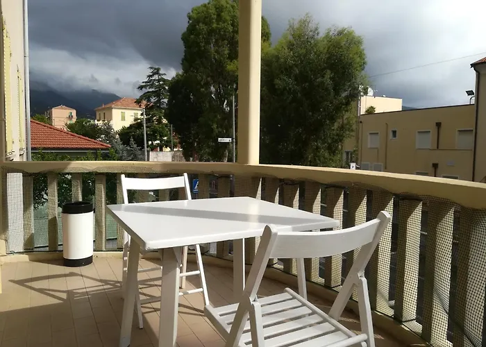 Eucalypti11 - Ampio Ristrutturato Con 3 Camere, 2 Bagni, Terrazzo, Balcone *