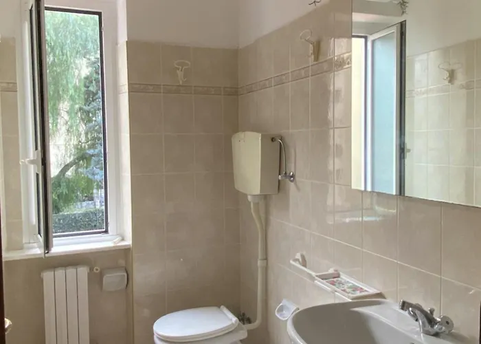 Eucalypti11 - Ampio Ristrutturato Con 3 Camere, 2 Bagni, Terrazzo, Balcone 아파트