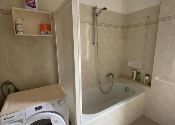 아파트 Eucalypti11 - Ampio Ristrutturato Con 3 Camere, 2 Bagni, Terrazzo, Balcone