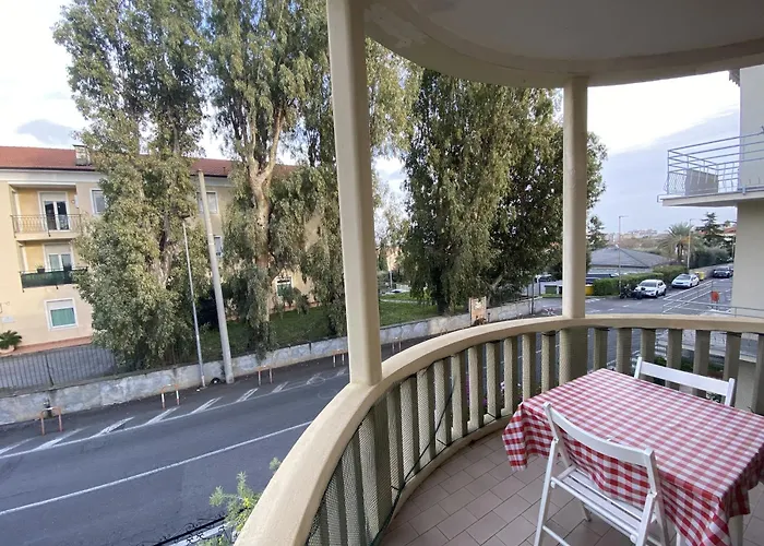 Eucalypti11 - Ampio Ristrutturato Con 3 Camere, 2 Bagni, Terrazzo, Balcone *